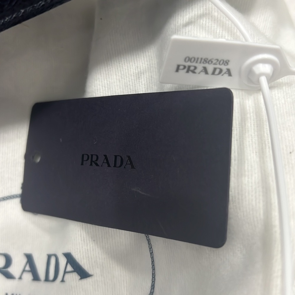 Brand new size Medium Re-Nylon Black Prada Bucket Hat - Picture 4 of 6